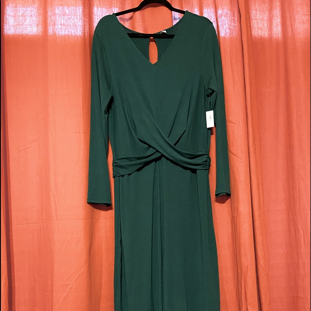 Long Sleeved NWT Green Jumpsuit/Romper Old Navy